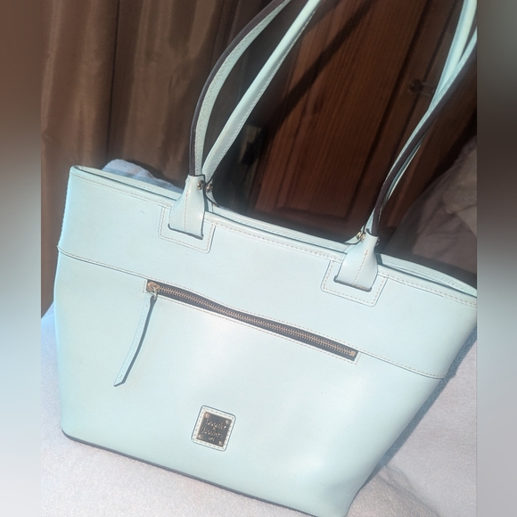 Dooney and Bourke Beacon mint tote bag. - Picture 3 of 16